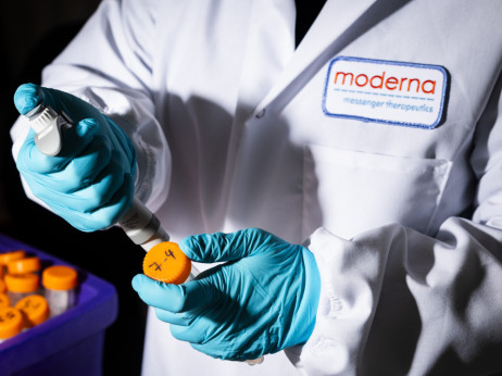 EU odobrila Moderninu vakcinu protiv gripa i COVID-19, SAD čekaju