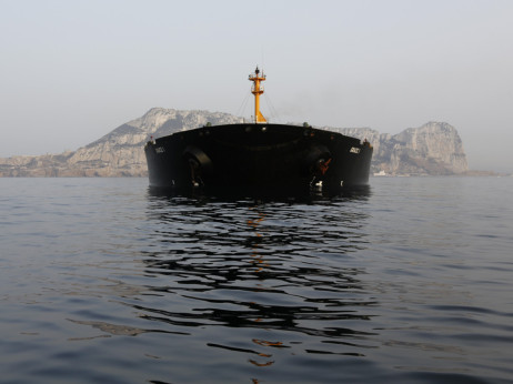 Почна блокадата на САД на Ормускиот Теснец, Трамп се закани со напад врз ирански бродови