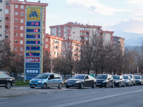 Мерки против ценовниот шок - Владата го намалува ДДВ за горивата
