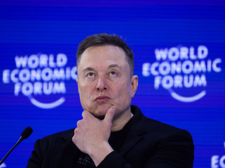 Teslina glad za energijom raste, rješenje se traži u SpaceX-u