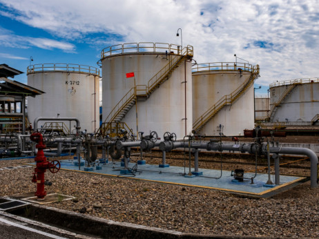 Rat paralizuje Ormuz, Brent ponovo iznad 100 dolara