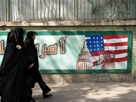 SAD pojačava napade na Iran, cene nafte rastu