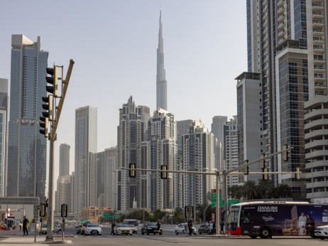 Iran gađao Dubai i brodove, ratom ugroženo oko 7,5 odsto globalne proizvodnje