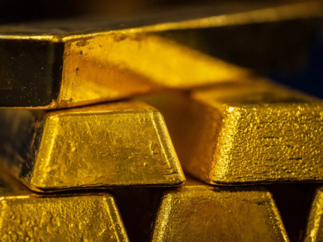 Zlato u padu: Rat na Bliskom istoku i rast prinosa na obveznice potiskuju cijene - slijedi li preokret