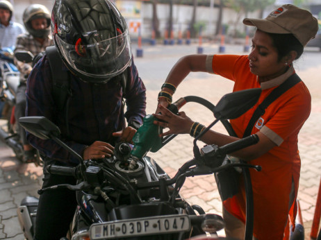 Ovo nije njihov rat, ali će platiti ceh - kako Kina i Indija reaguju na energetski šok