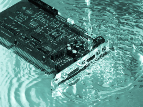 Digitalna žeđ: Kako umjetna inteligencija troši vodu kao strateški resurs