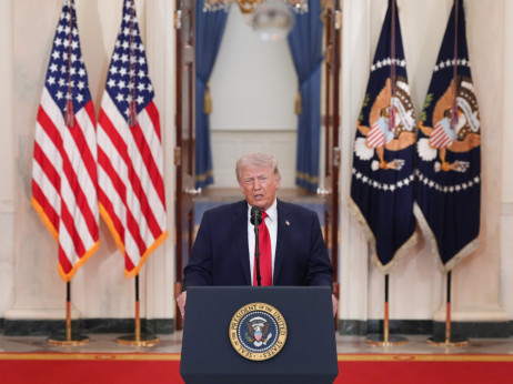 Nafta iznad 106 dolara, dionice potonule nakon Trumpovog govora