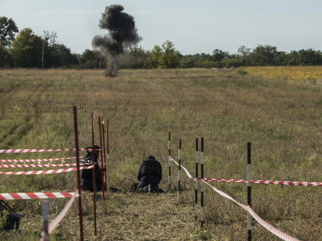 Znanje o deminiranju postoji, može li ga BiH unovčiti u Ukrajini - pet stvari za danas