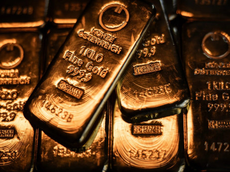 Hormuški moreuz diže inflaciju, zlato gubi zamah