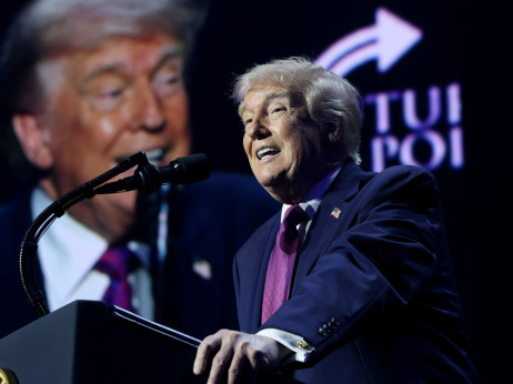 Trump najavljuje završetak sukoba s Iranom i preusmjerava fokus na ekonomiju