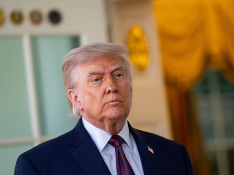 Трамп го продолжи примирјето со Иран, но и блокадата на Ормуз - преговорите се заглавени