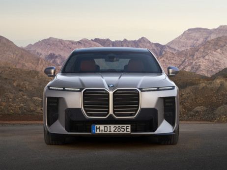 Najdražji BMW v obrambo kitajske utrdbe s pomočjo Hrvatov