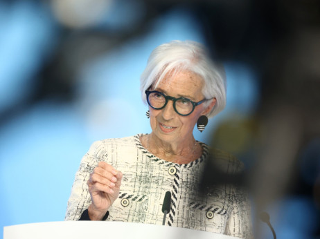 Lagarde zbog geopolitičkih rizika i inflacije oprezna s odlukom o kamatama