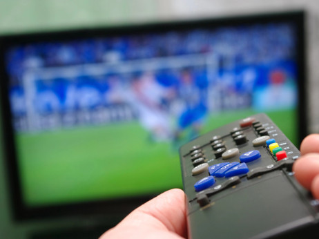 Sukob generacija ispred TV ekrana: Jedni gledaju meč, drugi podatke