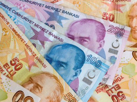 Unosne opklade na liru pod rizikom od propasti zbog naftnog šoka u Turskoj