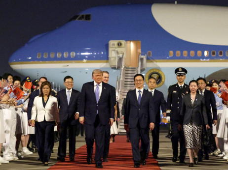 Trump stigao u Kinu: Mir s jednim, rat s drugim