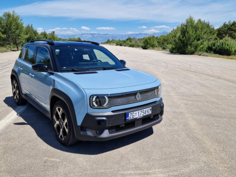 Renault 4 E-Tech oduševio na testu kao moderan retro favorit