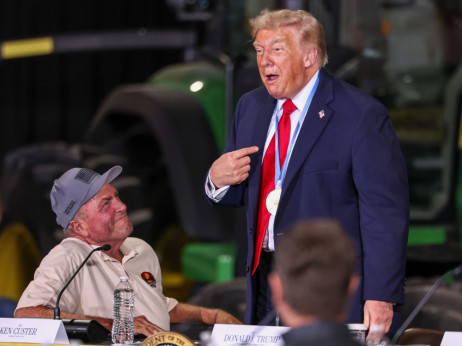 Trumpova diplomatija van okvira institucija