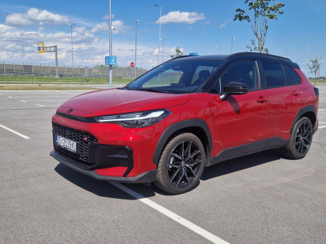 Toyota Corolla Cross GR Sport - auto sa kojim je lako živeti