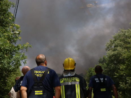 Tragikomično je govoriti o turizmu dok se gradovi guše u otpadu