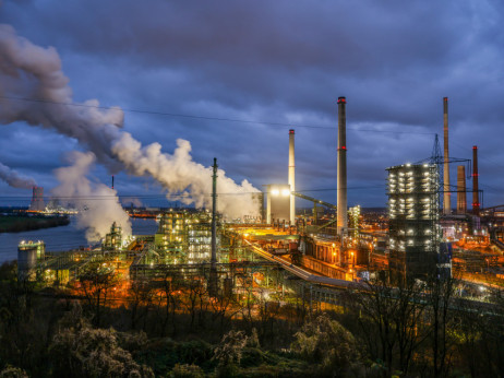 EU ublažava propise o emisijama CO₂ radi olakšavanja poslovanja industriji