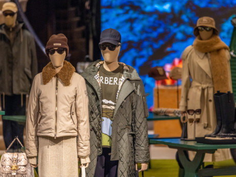 Mike Ashley ulazi u Burberry i igra na kartu pristupačnog luksuza