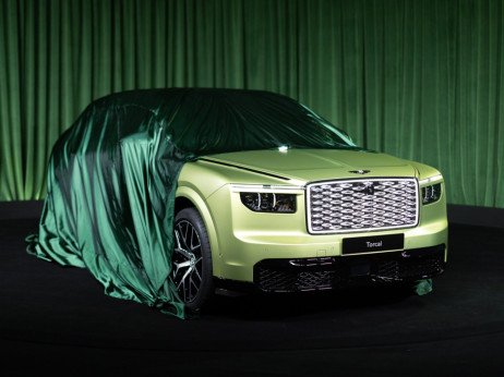 Prvi Bentley na struju: Luksuzni SUV s enterijerom od merino vune