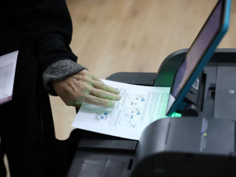 BiH bira novu vlast: Više od 3,4 miliona birača, prvi put uz biometriju i skenere